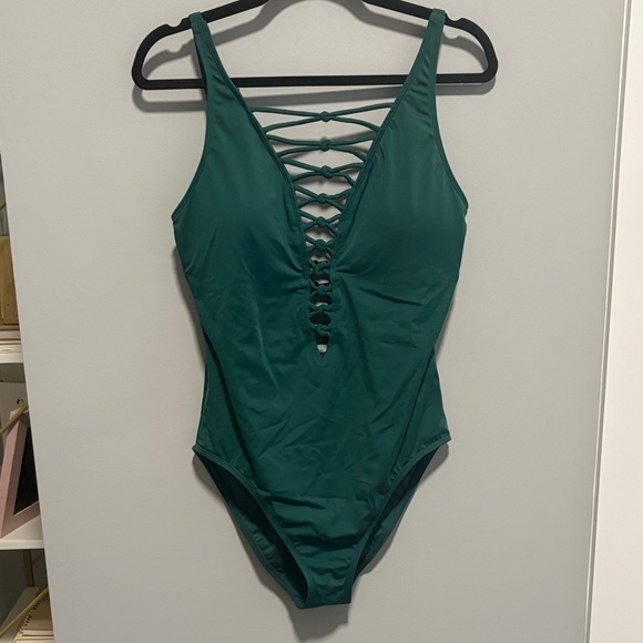 Bleu Rod Beattie Other - Bleu Rod Beattie Let’s Get Knotty Emerald Green Lace-Up Swimsuit